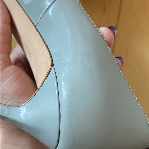 Manolo Blahnik Gray Patent Leather Pointed Pumps Closed Toe Heels Size 7.5 - Picture 8 of 16